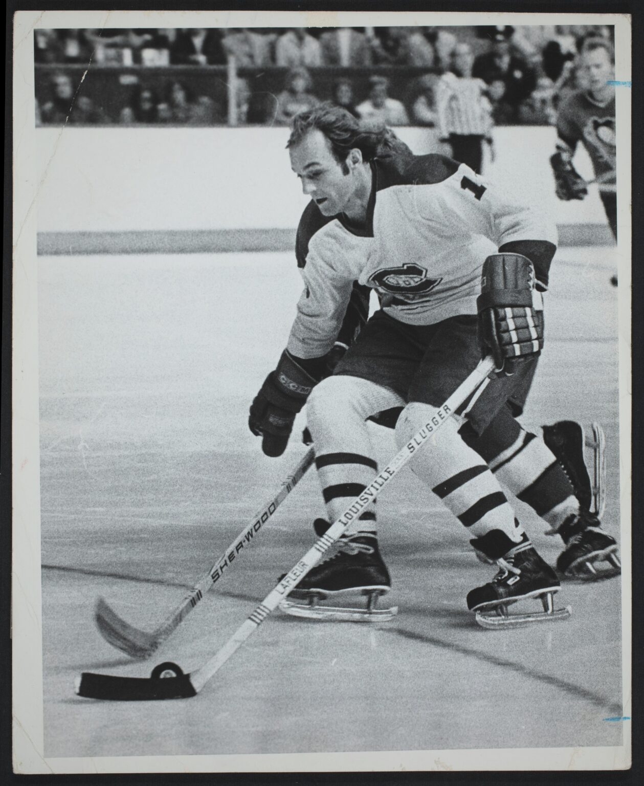 Le 7 octobre 1976, Le Démon blond réalise une montée vers le but des Pingouins de Pittsburgh, écrasés 10-1 lors du premier match de la saison 1976-1977 des Canadiens. 
