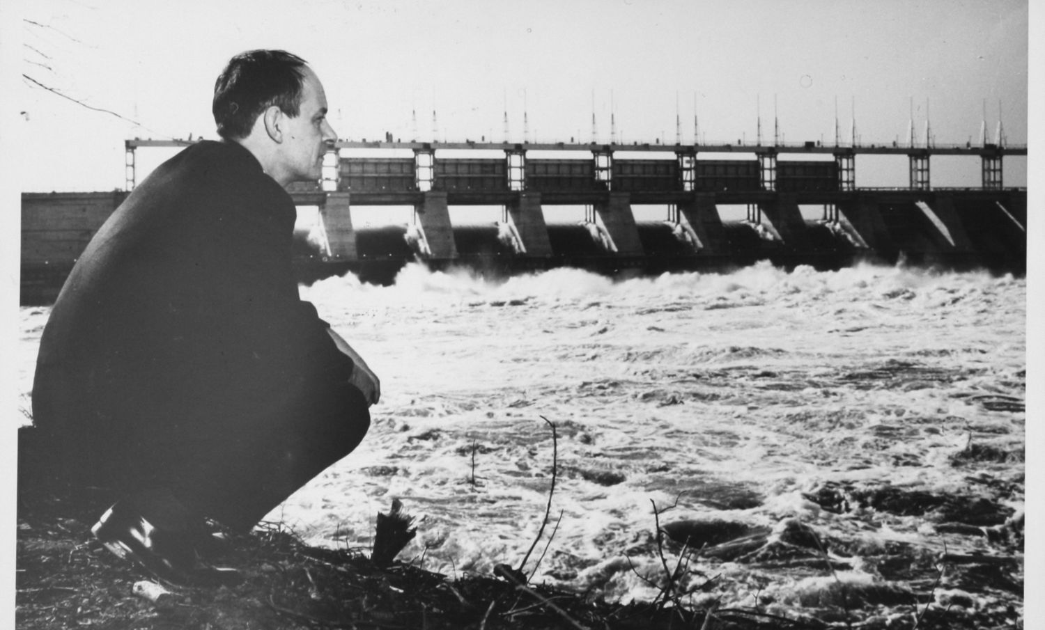 René Lévesque au barrage hydroélectrique de Beauharnois, 1962