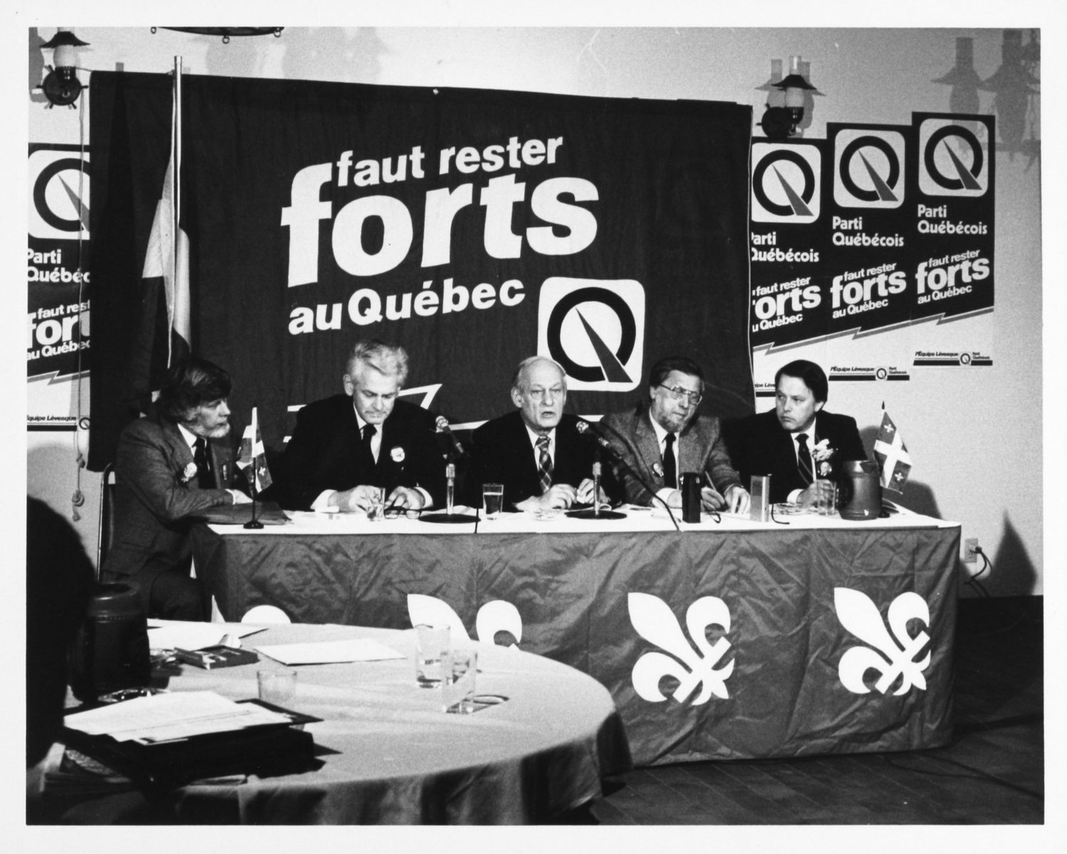 René Lévesque lors d’une assemblée publique, vers 1981.