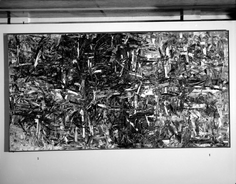 Photo en noir et blanc d'une peinture abstraite de Jean Paul Riopelle.