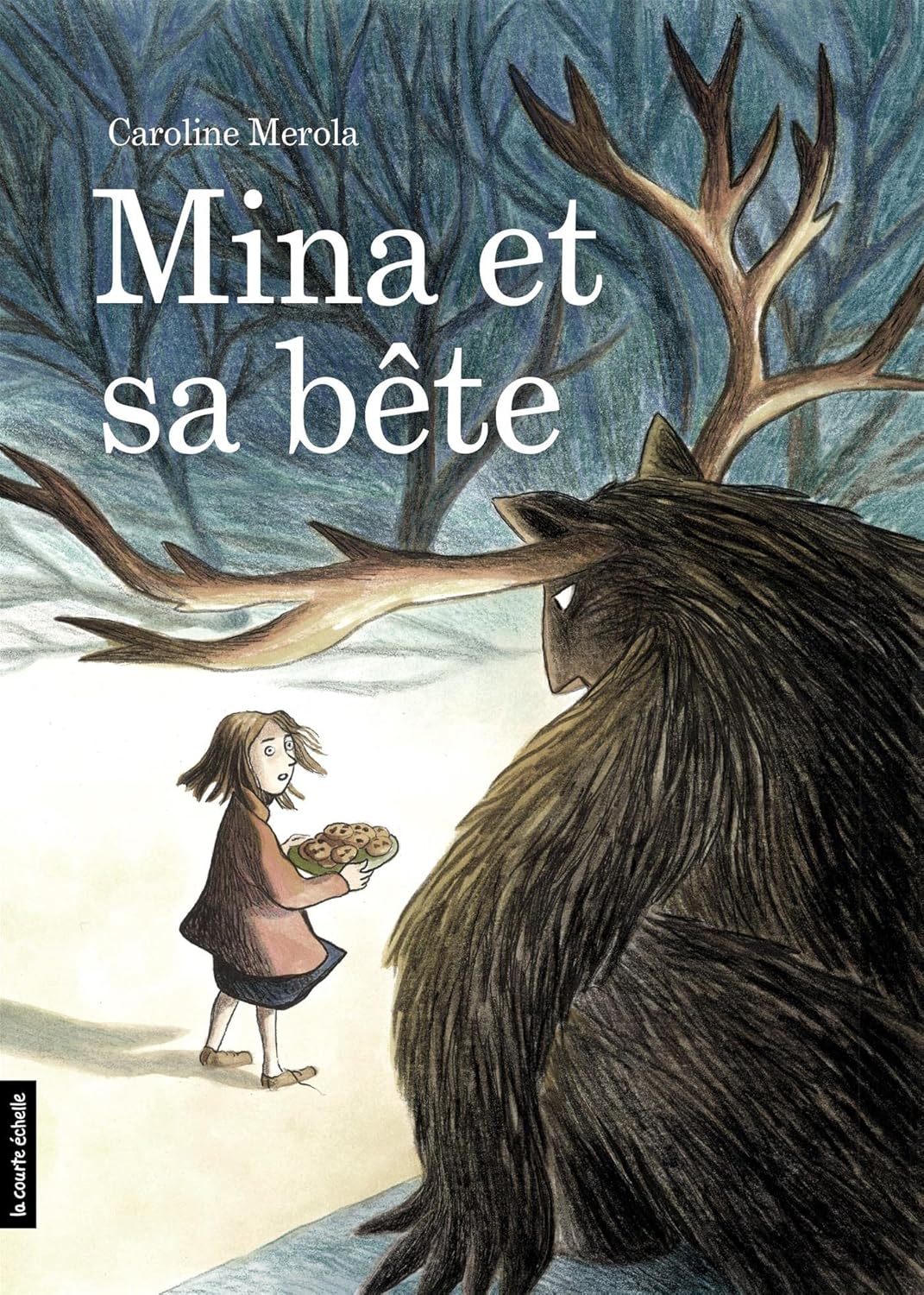 Un monstre avec des cornes et une petite fille qui tient une assiette de biscuits.